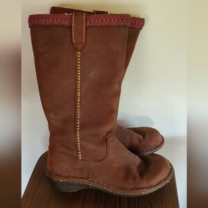 UGG Boots brown size 7